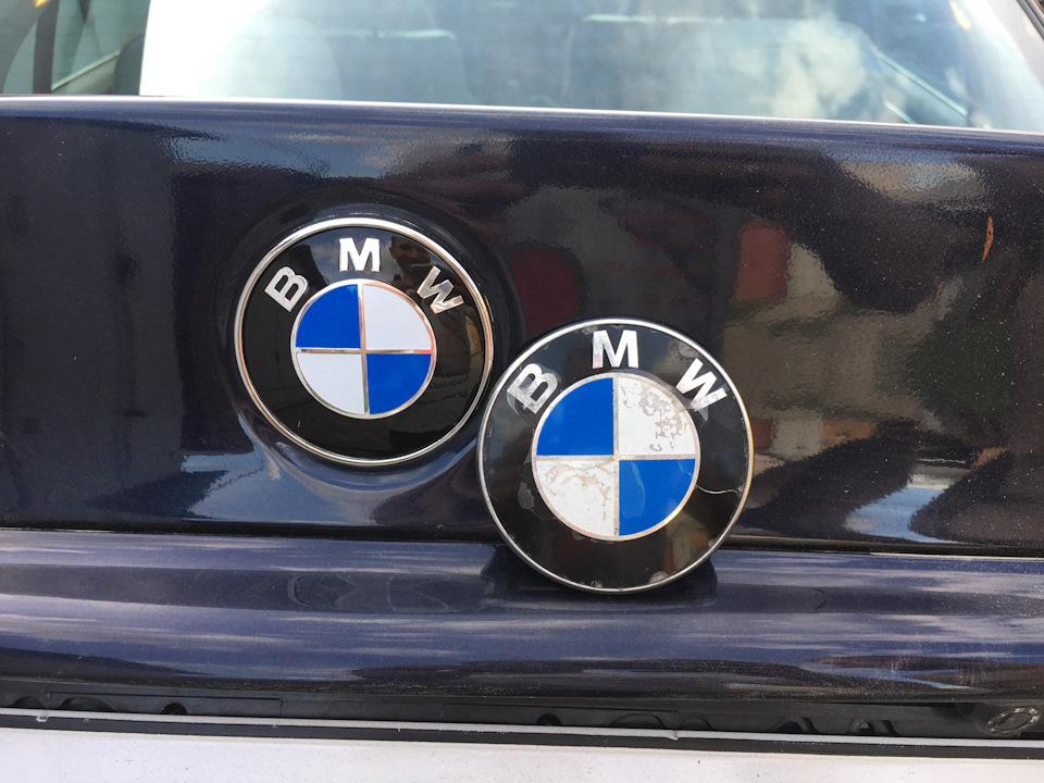 Заміна емблеми BMW 1