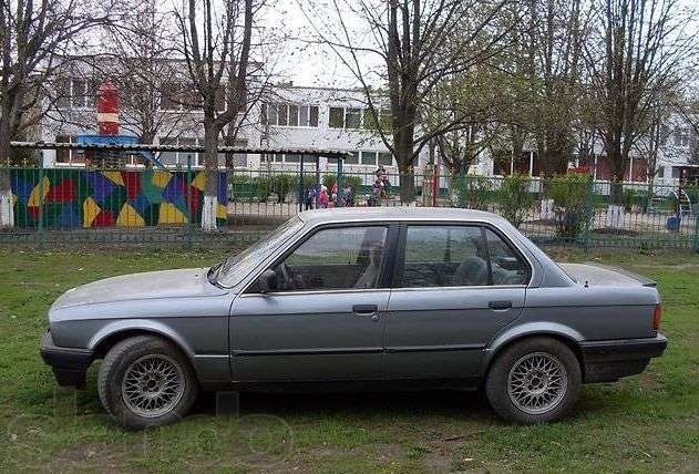 Купити BMW 325i 1