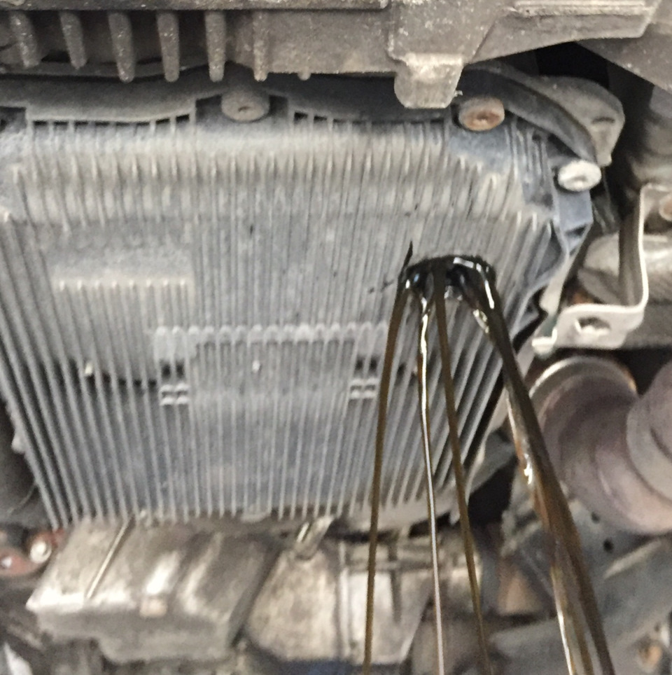 Заміна мастила з піддоном у коробці автомат zf8 3