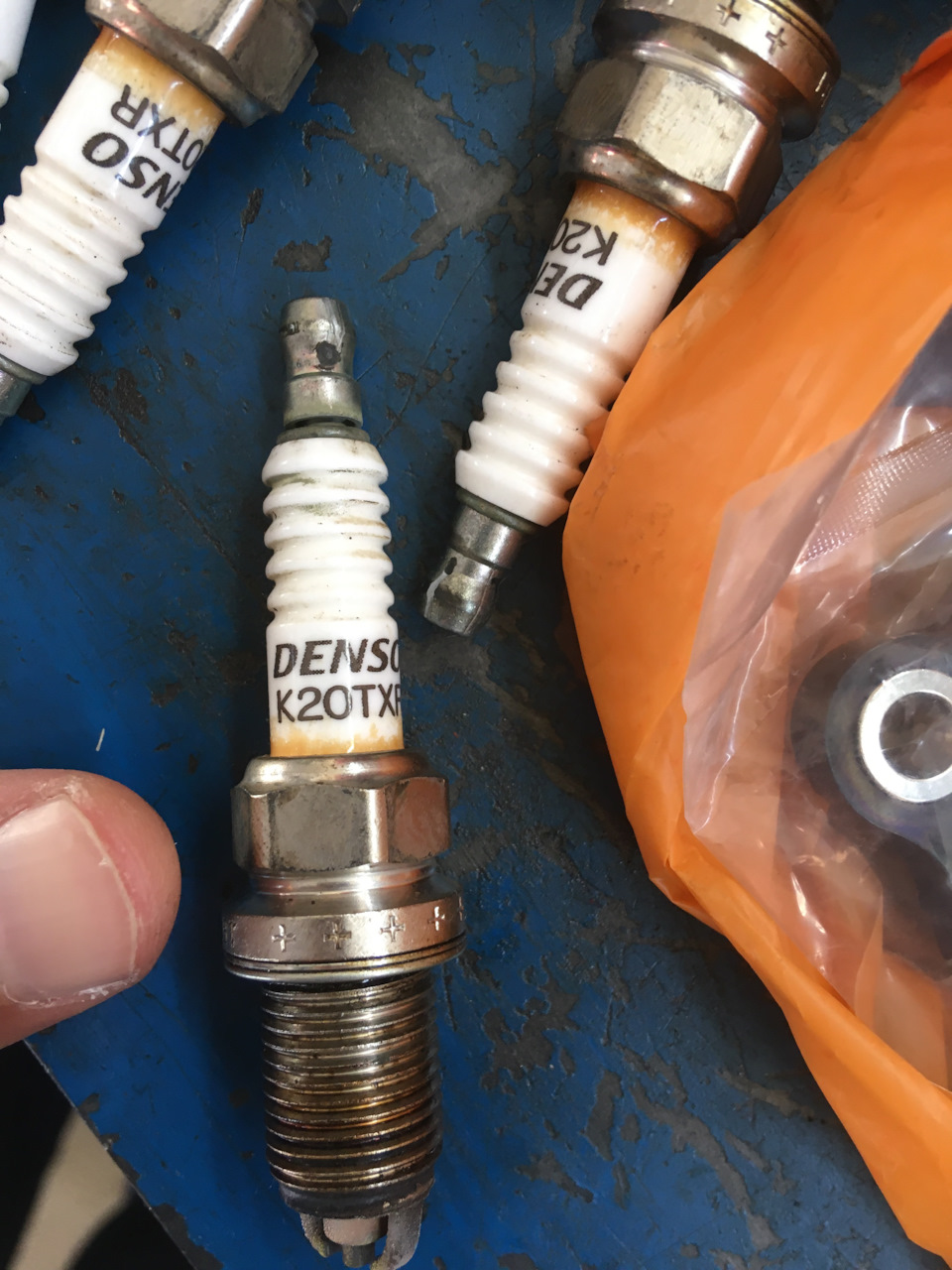 Обслуговуємо акпп gm 5l40 + міняємо свічки м54 3