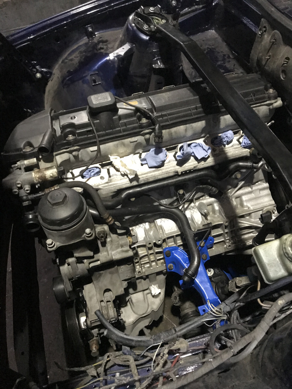 Двигун M54B30 встановлений в Е30 4