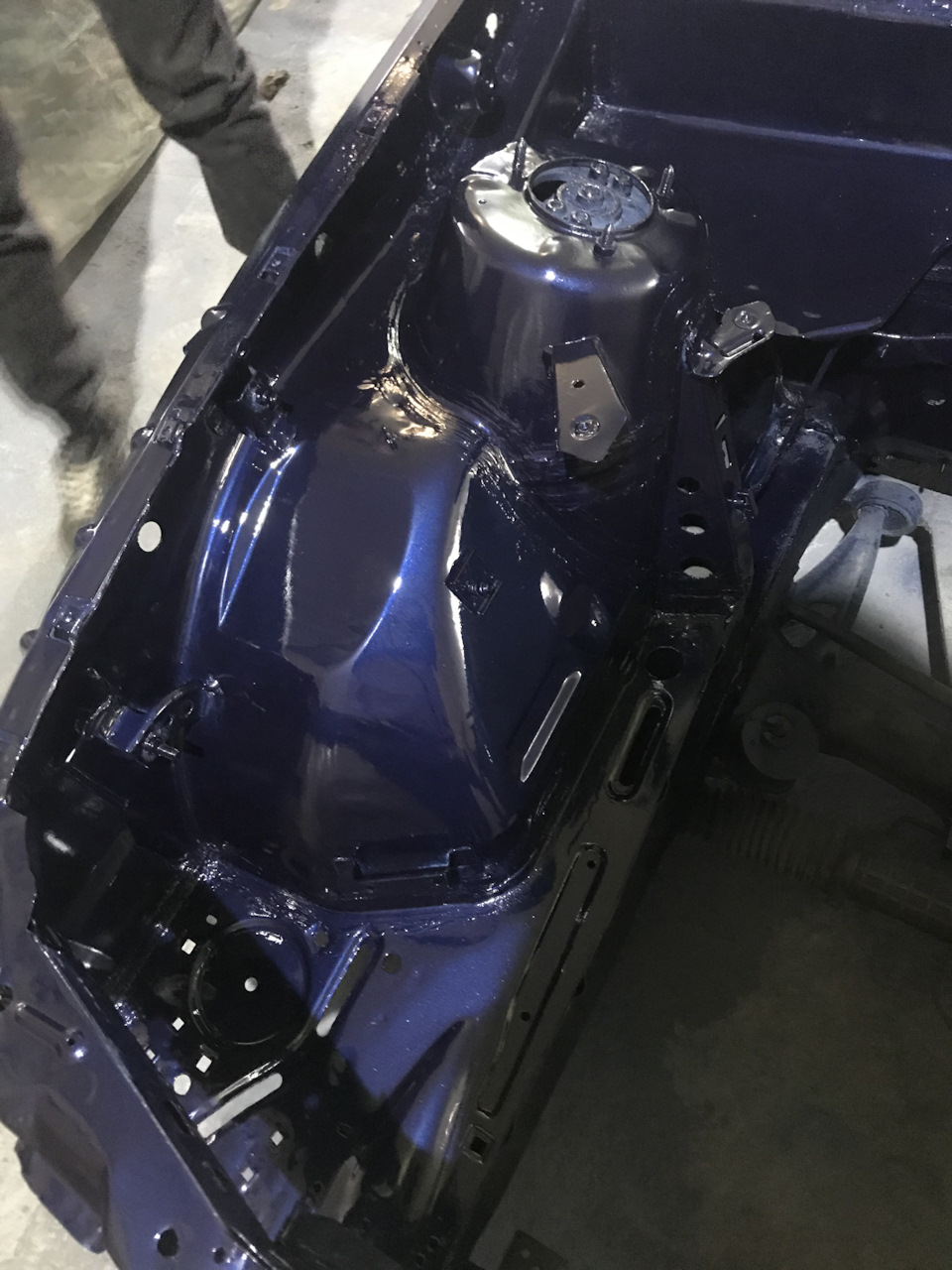 Кузов E30 пофарбований. 3