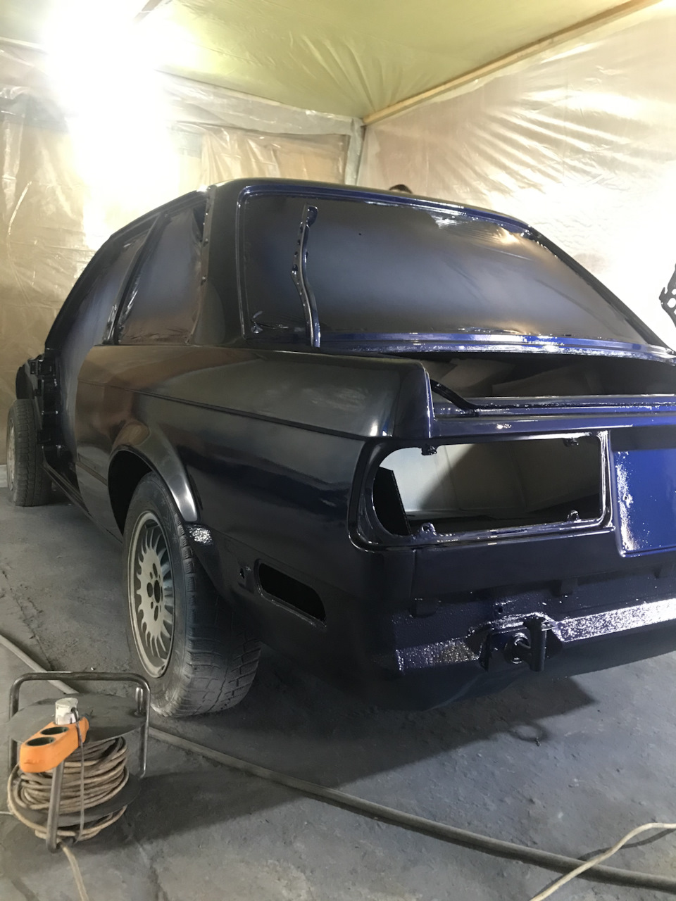 Кузов E30 пофарбований. 5