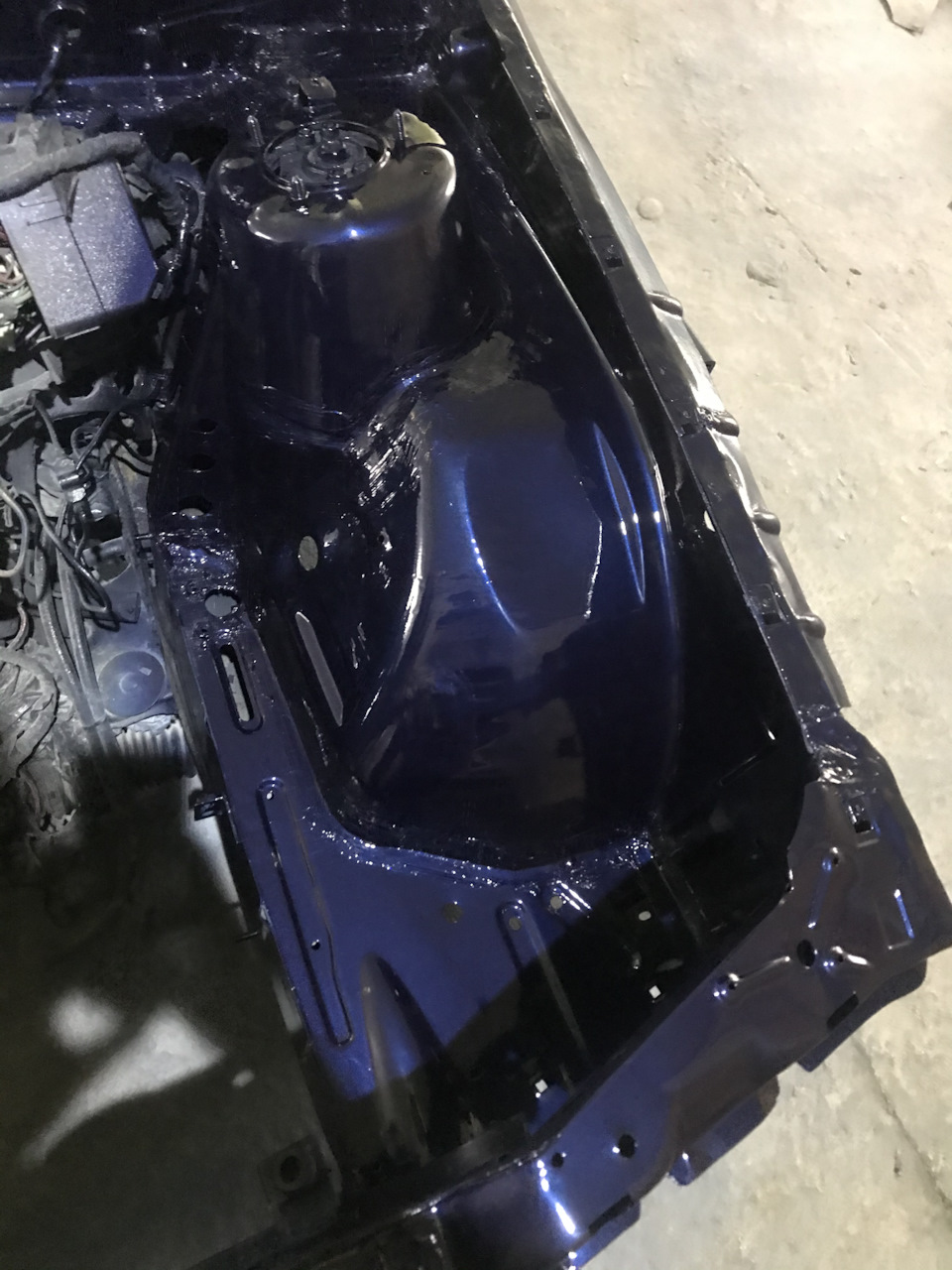 Кузов E30 пофарбований. 4