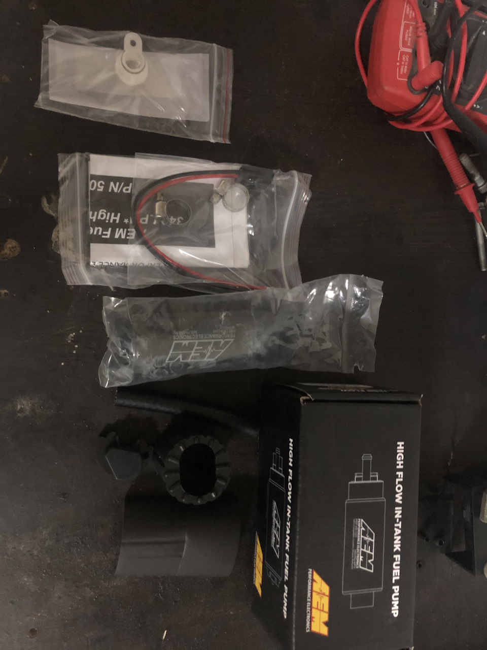 Паливний насос AEM в е36 BMW 1