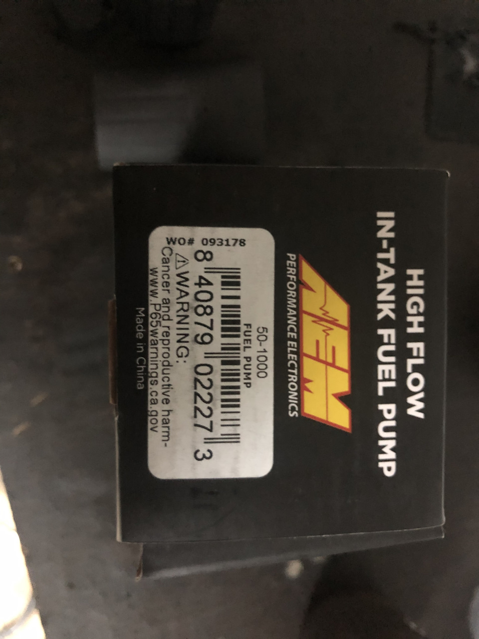 Паливний насос AEM в е36 BMW 2