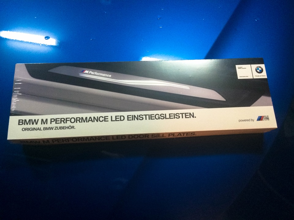 LED накладки на пороги 1