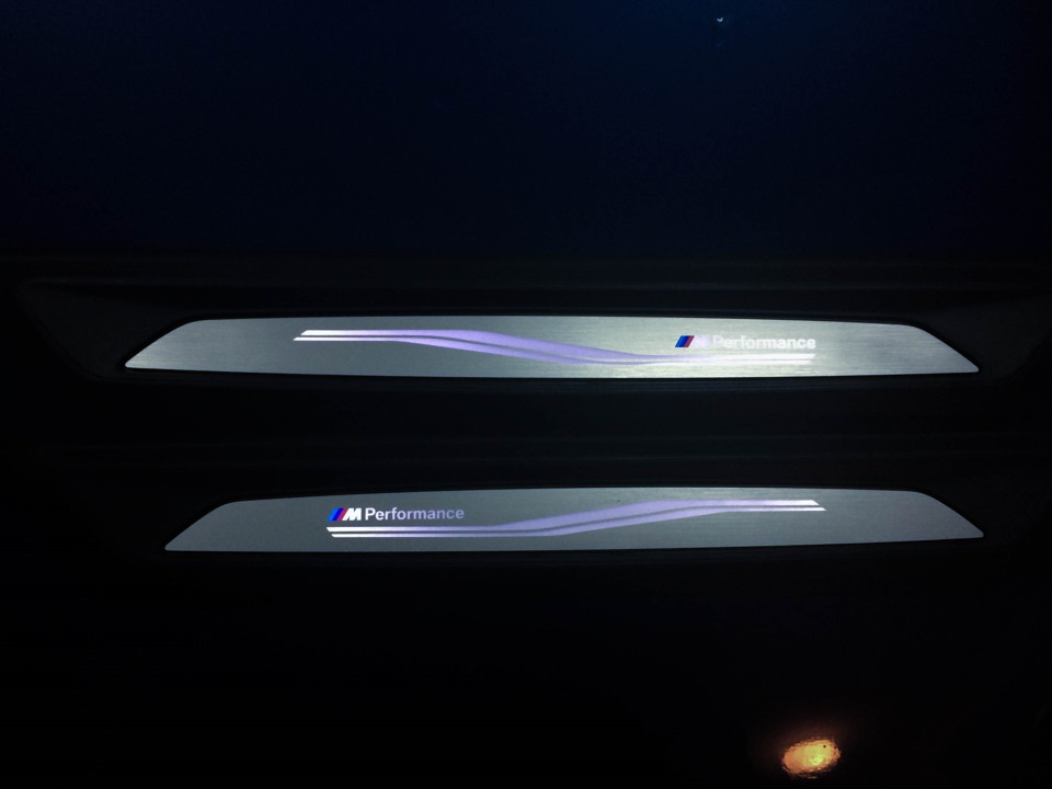 LED накладки на пороги 2