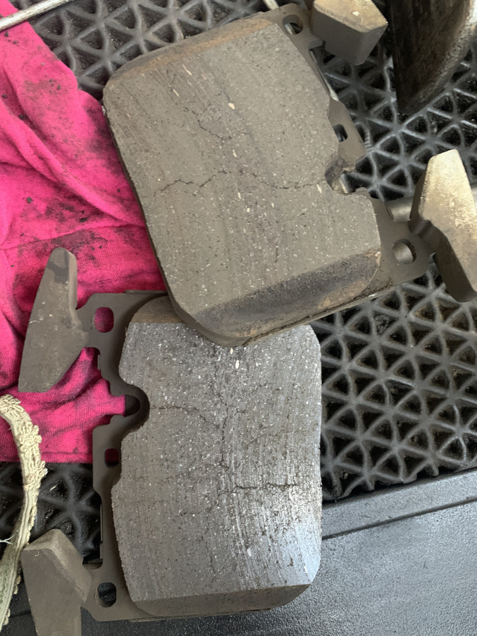 Проточка передніх дисків та встановлення колодок ATE Ceramic 3
