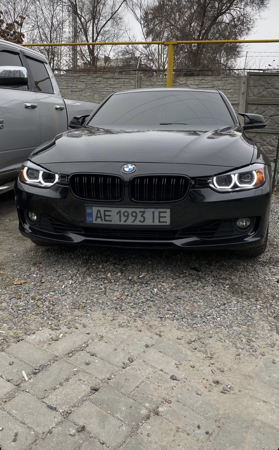 Відновлення фар F30 фарбування масок 1