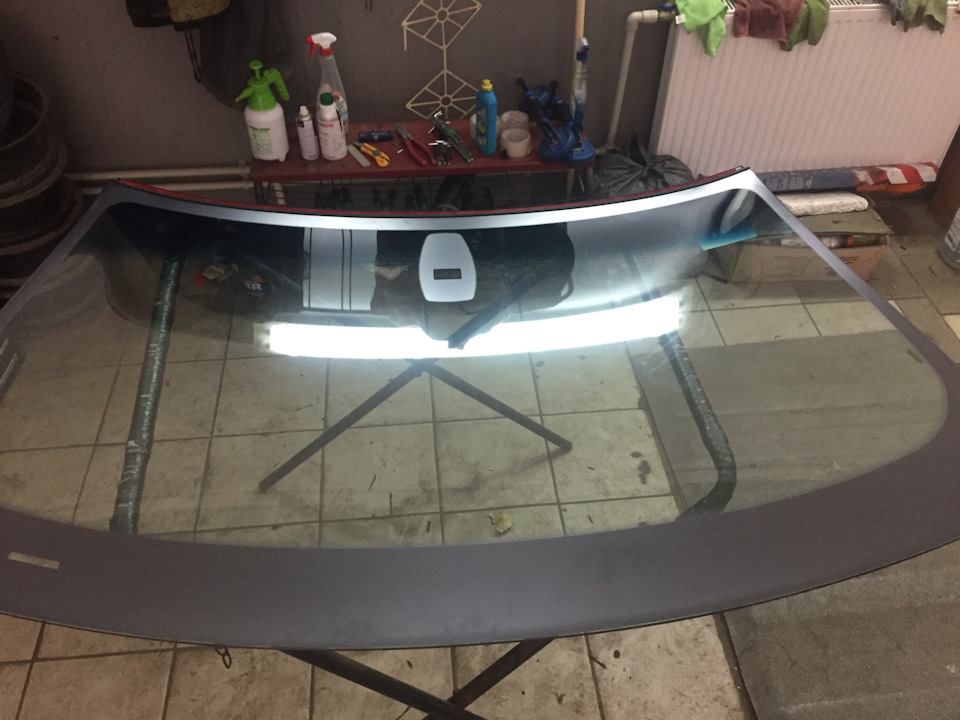Заміна лобового скла BMW e90 1