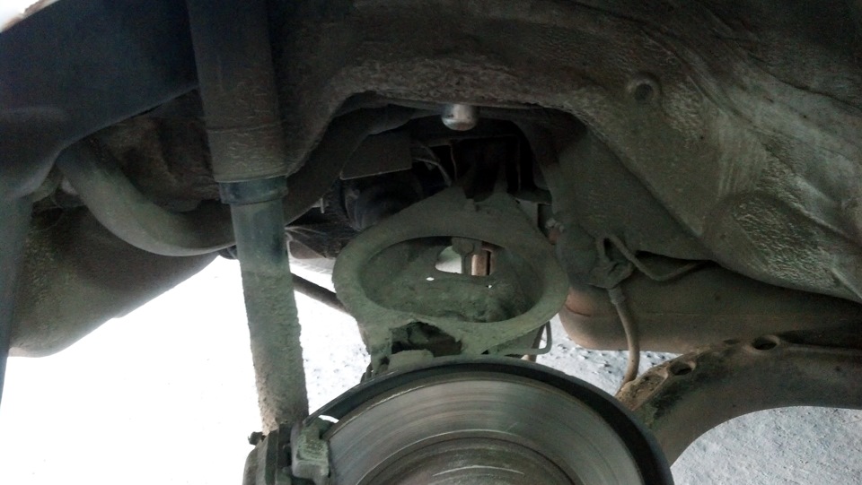 Пневмопідвіска BMW E36. Задній контур, установка. 4