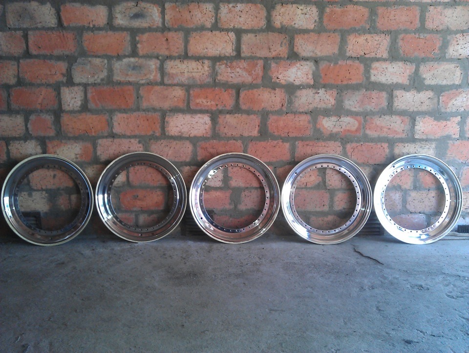 Продам полиці для дисків BBS RS/RF R17 3
