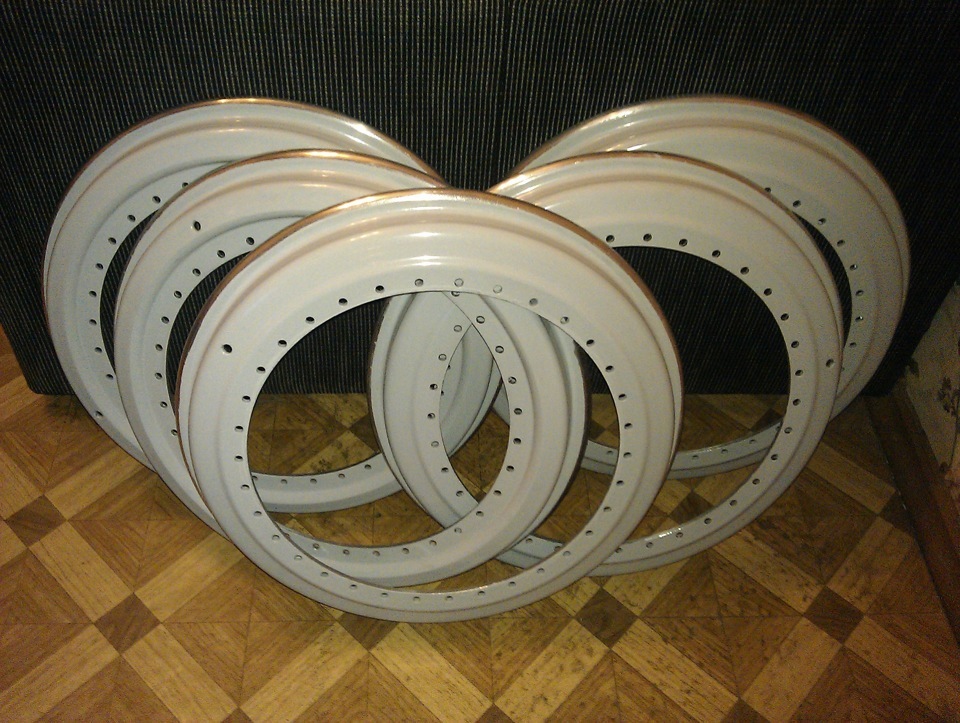 Продам полиці для дисків BBS RS/RF R17 2