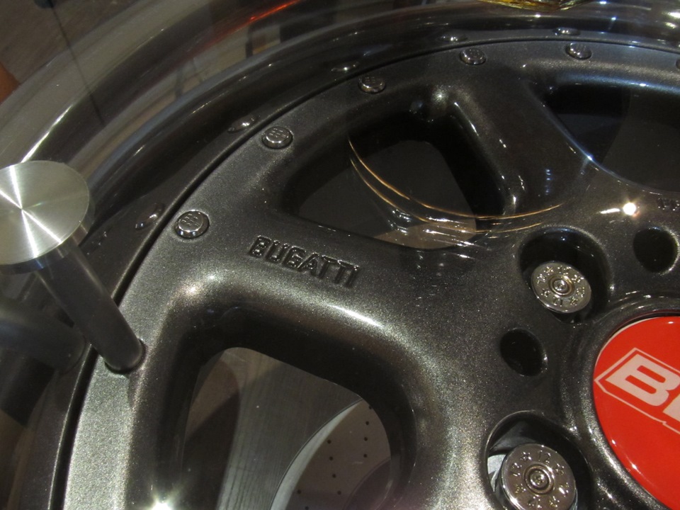 Столік BBS BUGATTI. 5