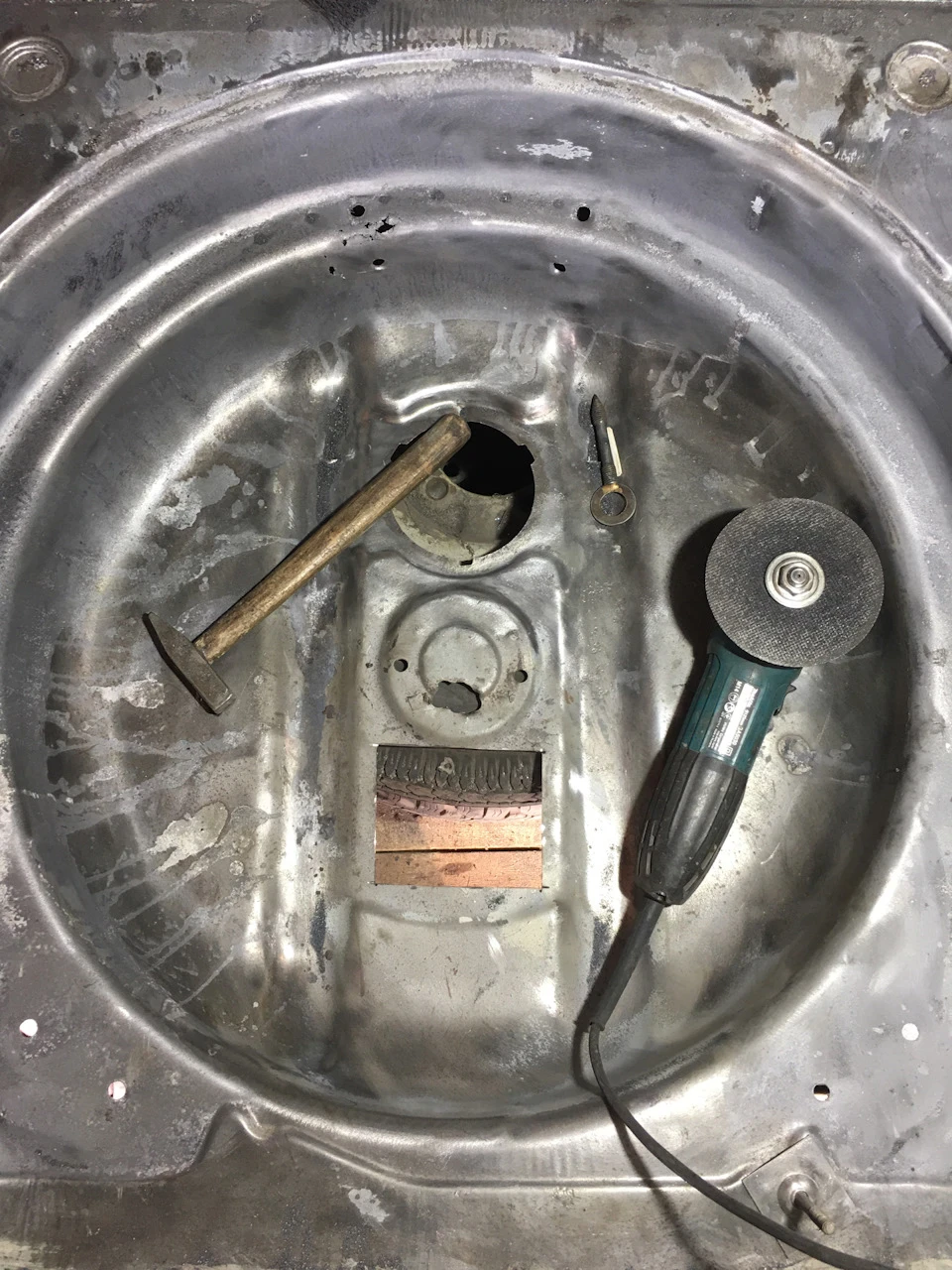 ніша запаски