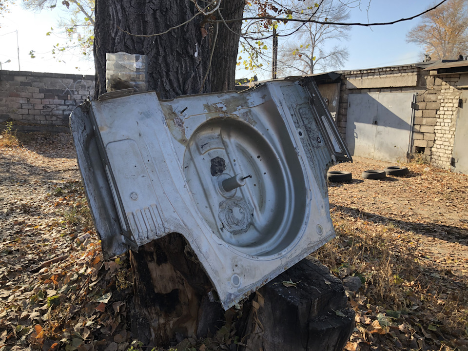 видалення дна багажника 1