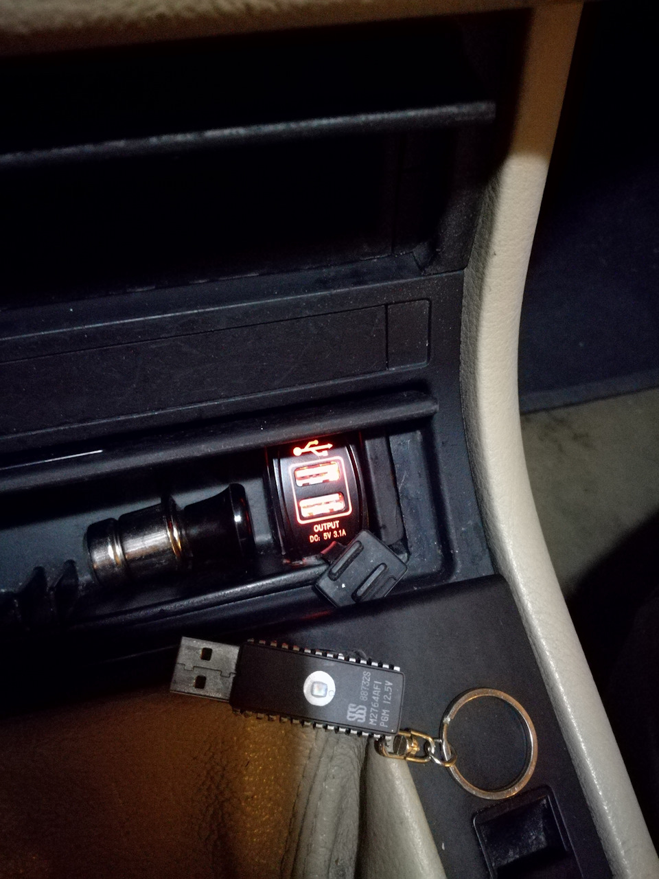 Usb зарядка плюс живлення для реєстратора 5