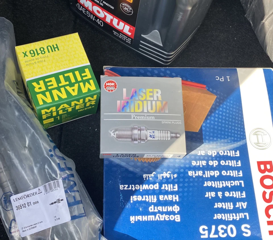 Зміна свічок (NGK)
