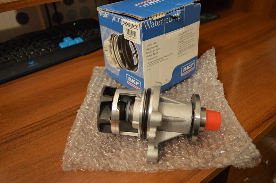 Помпа на M44B19 SKF VKPC 88615 2