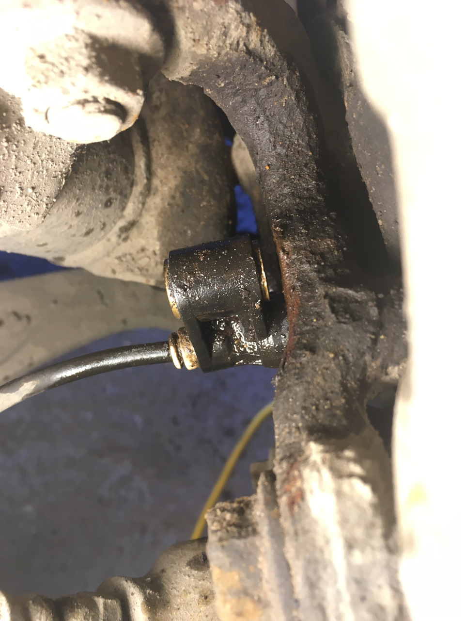 Заміна датчика ABS /BOSCH 0986594015/ 4