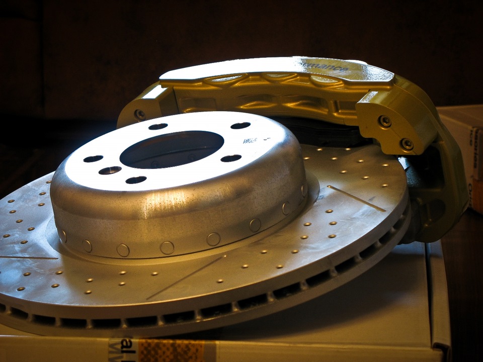 BMW Performance Part II - Big Brake Kit 4