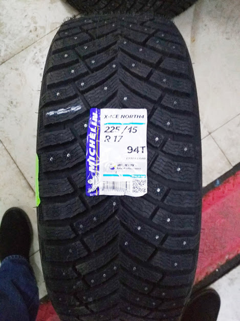 Шини можуть бути тільки Michelin або Continental 1