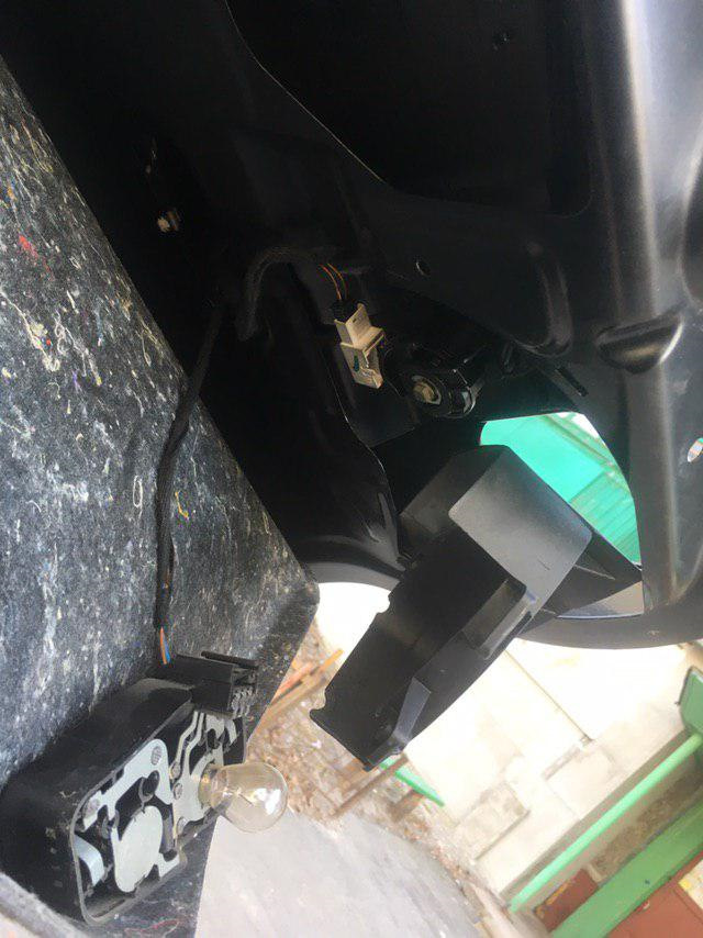 🛠 Відновлення дверцят личинки багажника Е46 🚗 3