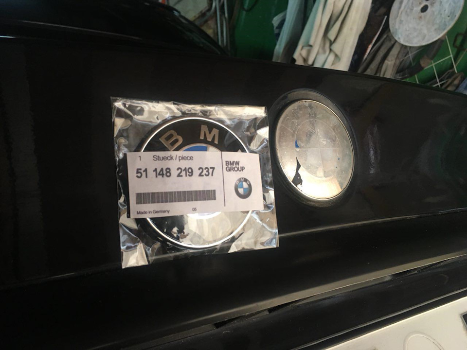 🕳❤💥 Час бере свій, заміна обох емблем BMW 2
