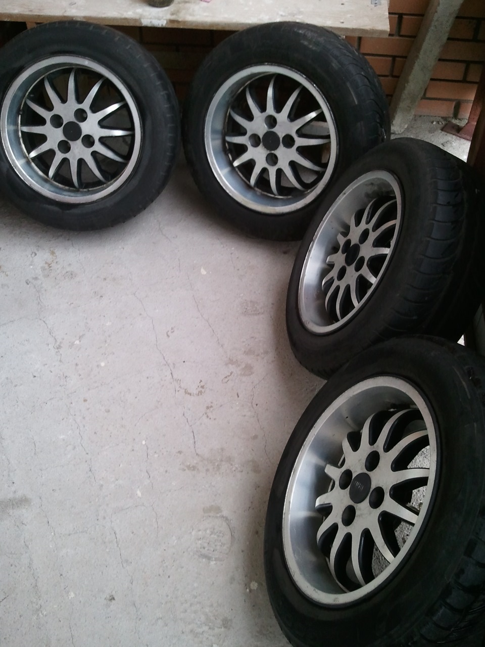 Продам диски оригінальні диски INTRA R15 4*100 7J et25, на дисках стоїть гума 205.65 р15. 1