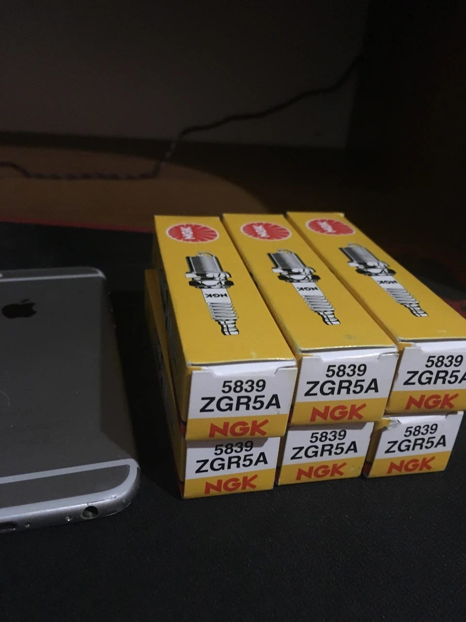 Заміна свічок на м20b20 NGK ZGR5A