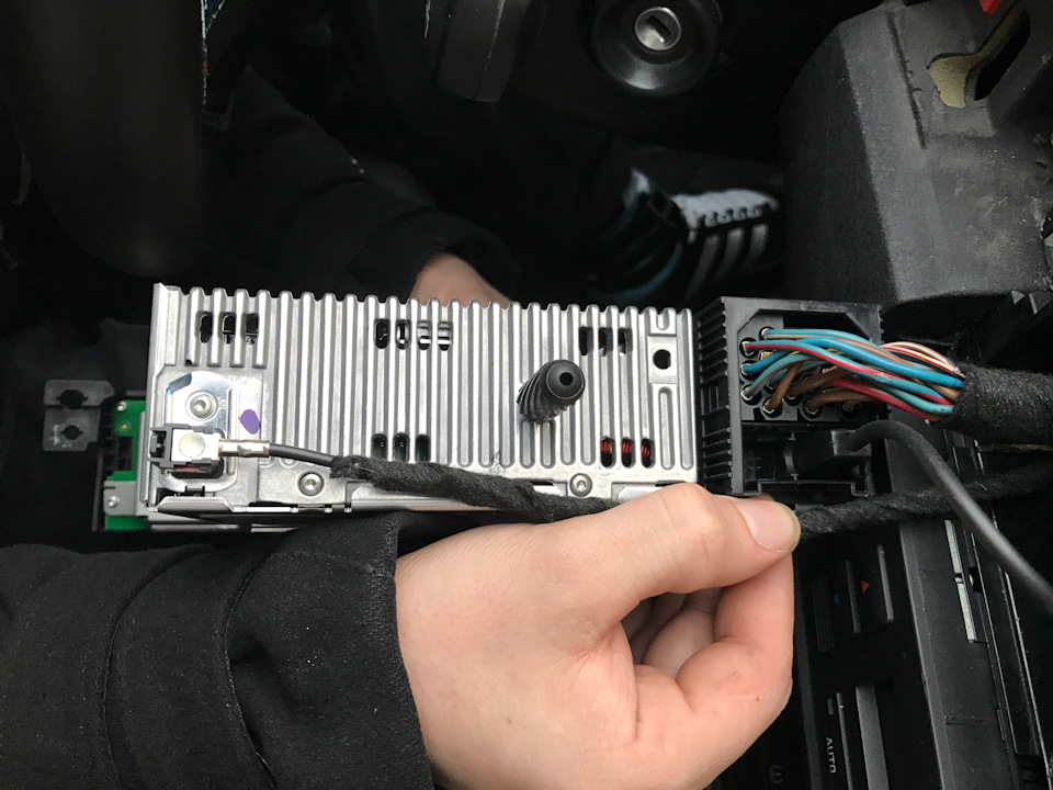 Встановлення адаптера MP3 GROM USB3 Plus 3