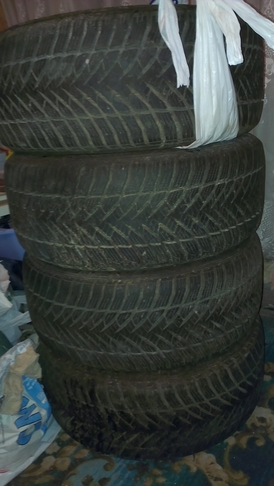 Продам гуму 1