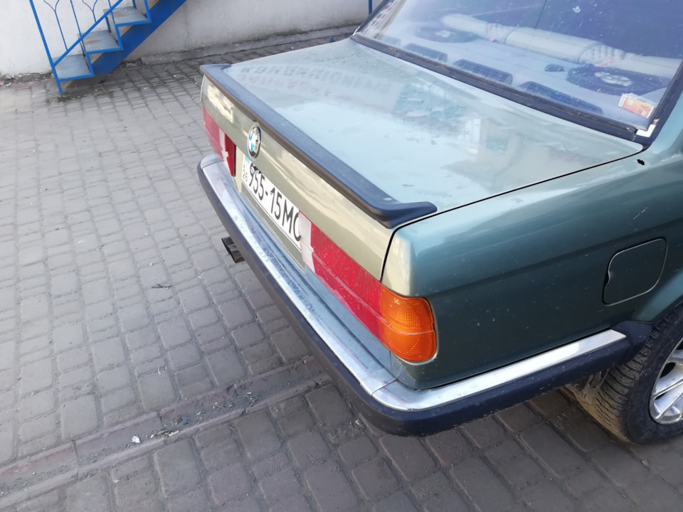 Оригінальний сполер е30 5