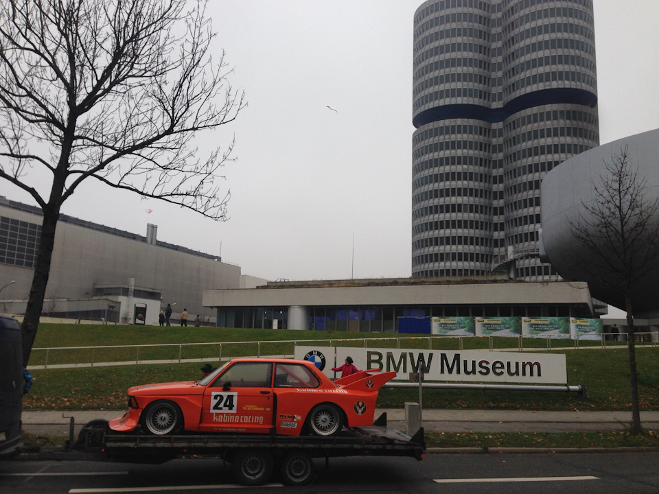 Моя Е21 та музей BMW 4