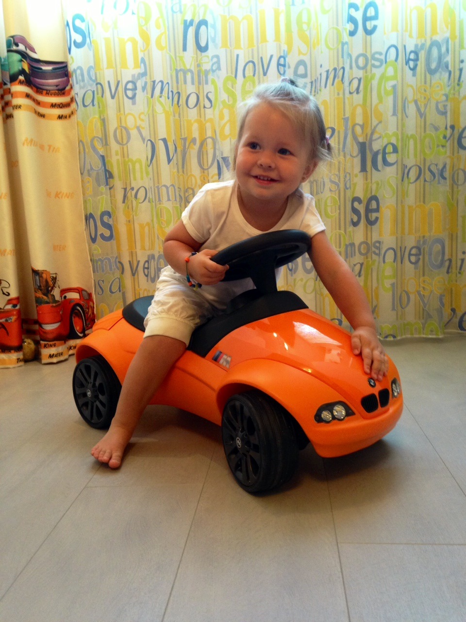 Машинка каталка BMW для дочки 3