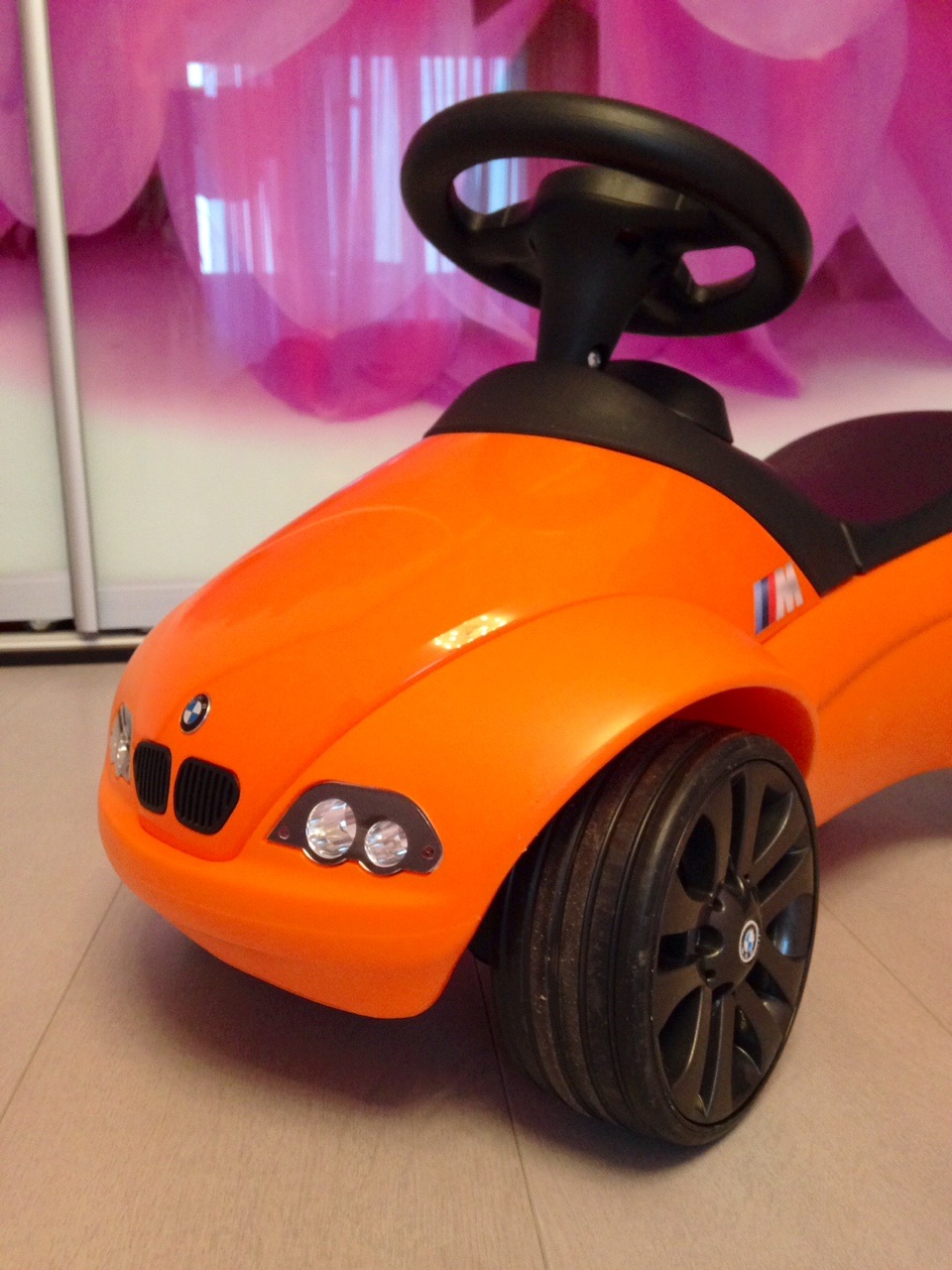 Машинка каталка BMW для дочки 1