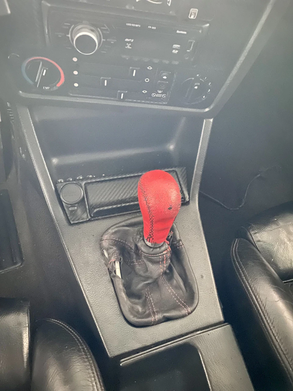 Установка рем.комплекту куліси КПП, заміна пильовика, ручки та чохла на BMW E30 318