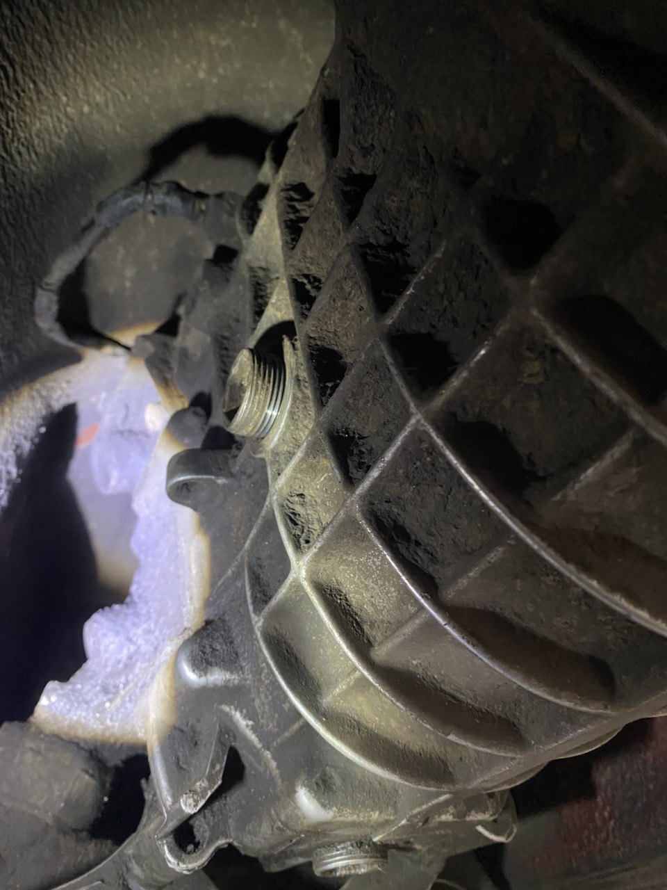 Заміна мастила в коробці Getrag, BMW e30, 318. 2