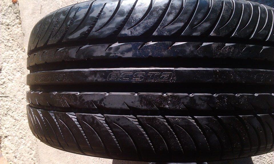 KUMHO 215/45 ZR16 1