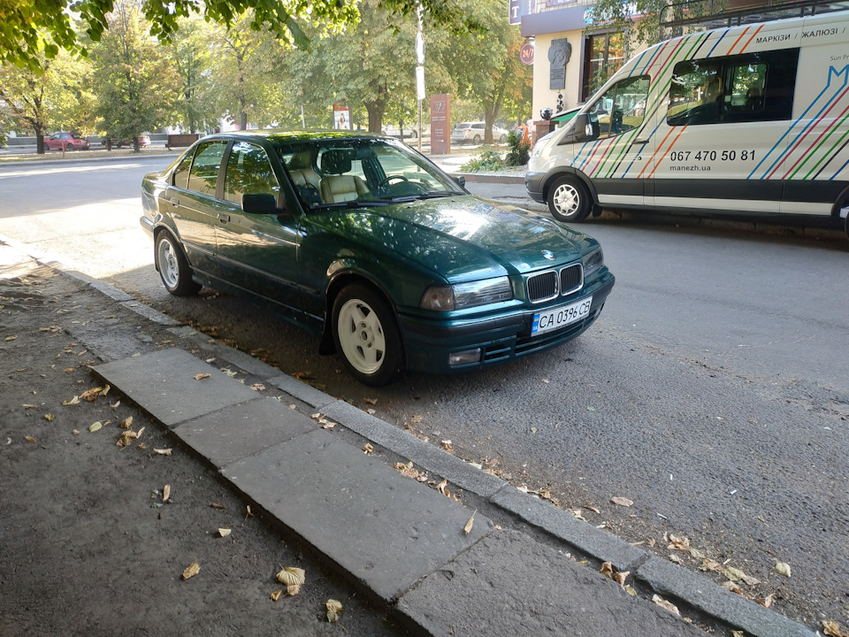 Життя занадто коротке, щоб їздити на нудних авто. 1