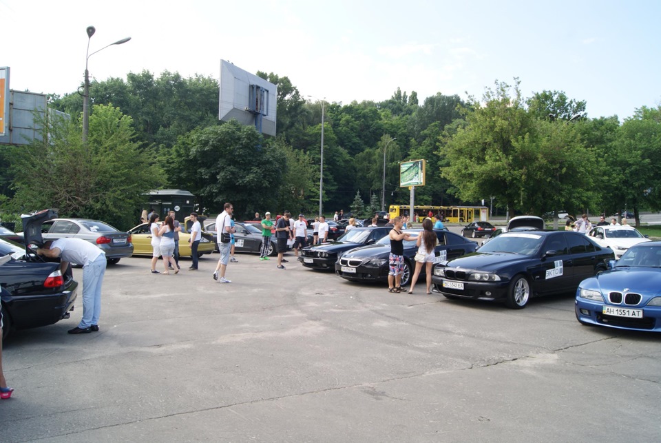 Знайшов кілька фот зі зльоту BMW 2013 2