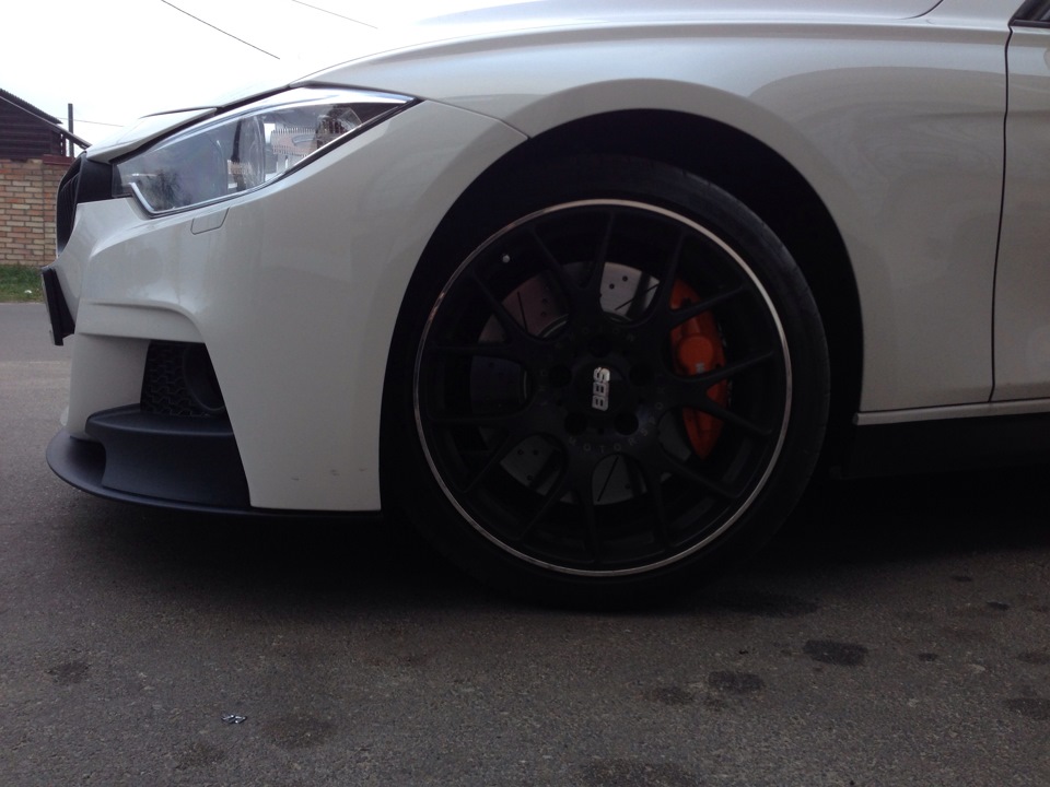 Процес заміни гальм на M Performance для F30 1