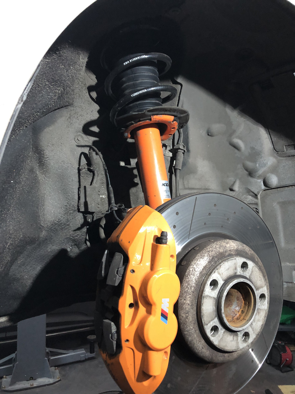 Установка Eibach Pro-Kit + Koni Sport, мінус губа, номер на магнітах 4