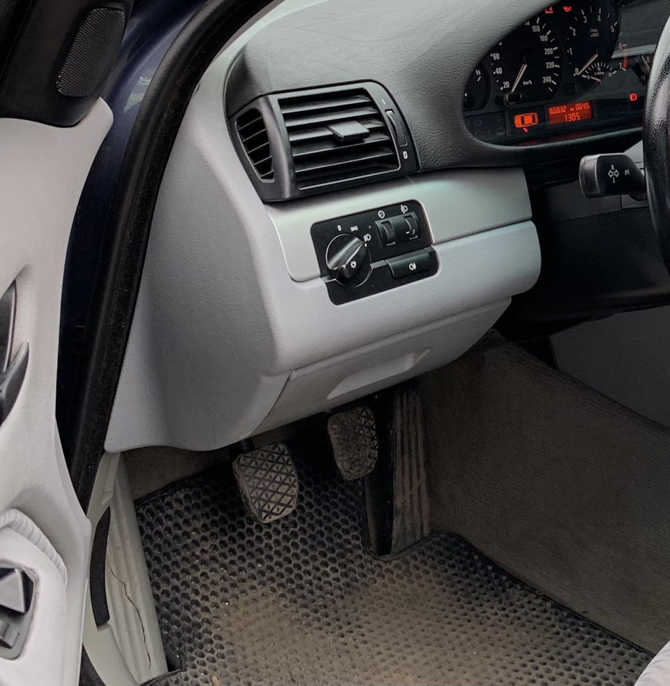 №13 Оригінальні ворсові килими. BMW E46 4