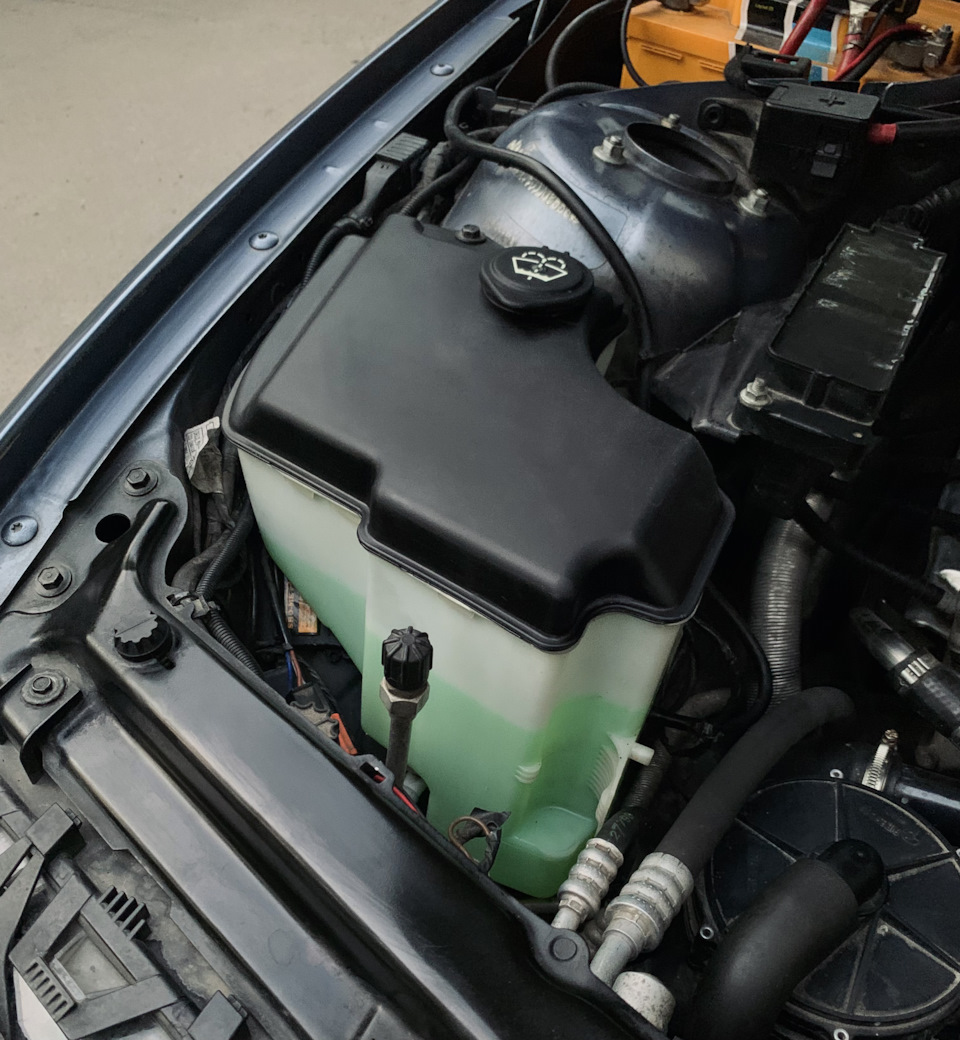 #45 Бачок омивача рестайл. BMW E46. 3