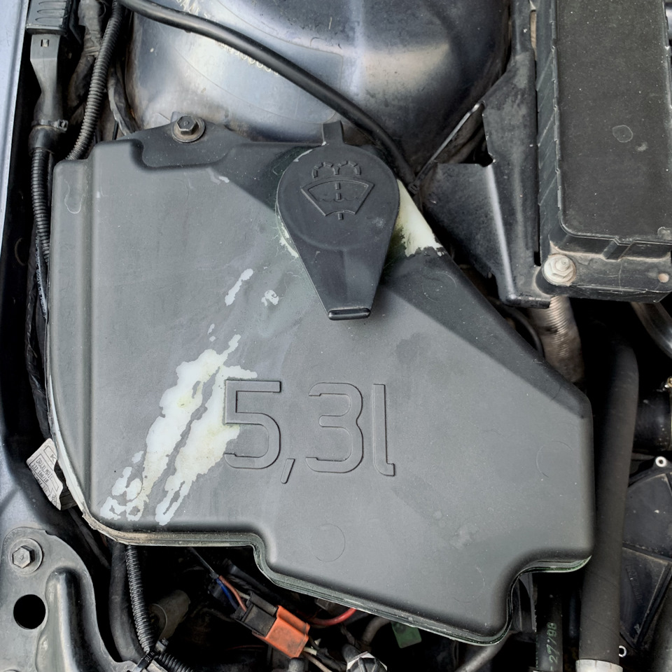 #45 Бачок омивача рестайл. BMW E46. 1