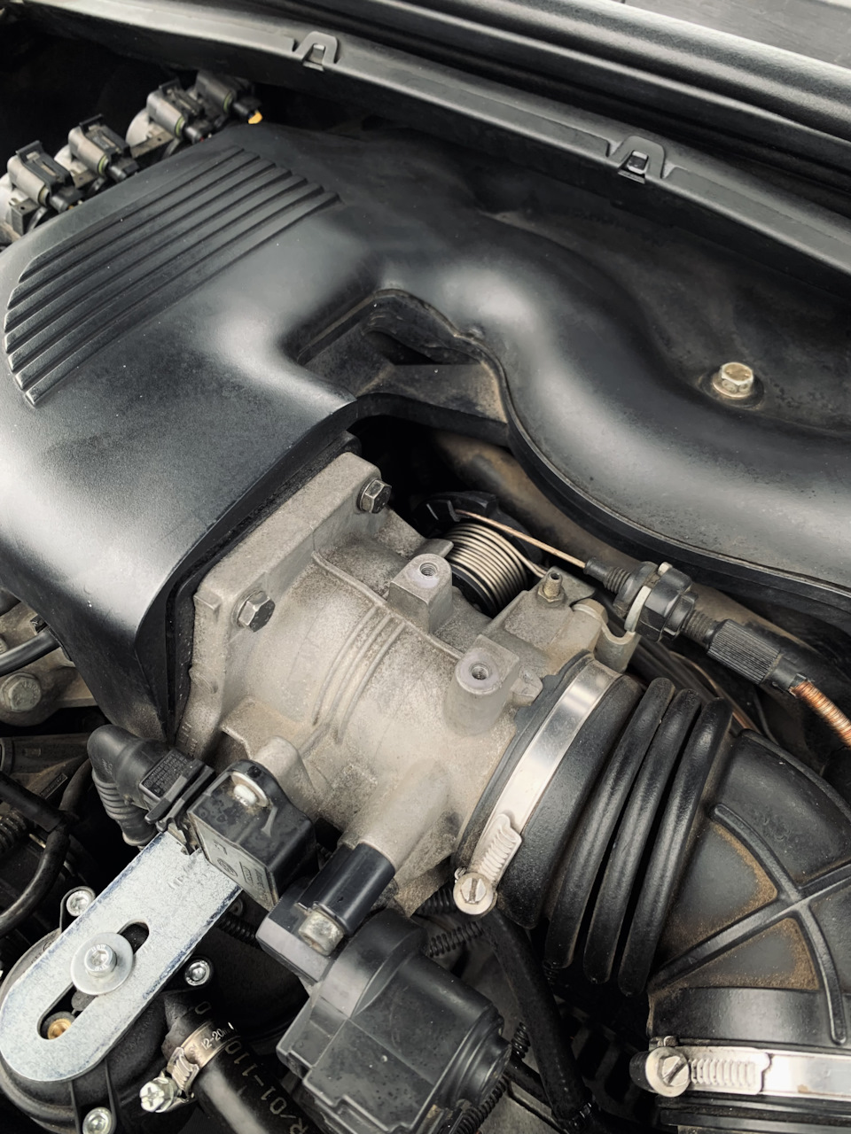 #57 Кришка дросельної заслінки M43TU BMW E46 5