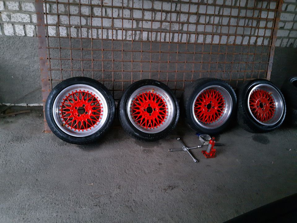 Диски на місці: BBS RC 090 8/9J 1