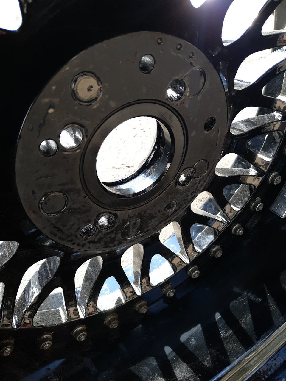 Диски на місці: BBS RC 090 8/9J 5